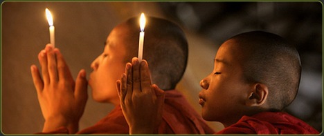 buddhists_praying